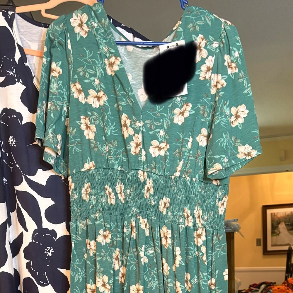 Acelitt Women’s Green Floral Smocked Waist Casual Dress w/ right knee slit